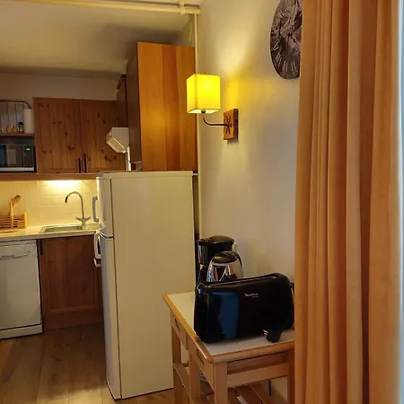 Appartement : 4 Pers, Balcon Ouest, Parking, Animaux Admis - Fr-1-512-277