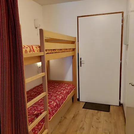 Apartment : 4 Pers, Balcon Ouest, Parking, Animaux Admis *